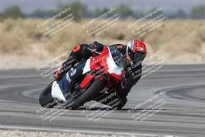 media/Oct-13-2025-Moto Forza (Mon) [[a66d839500]]/3-B Group/Session 3 (Turn 16)/